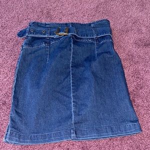 Dark blue jean skirt with belt